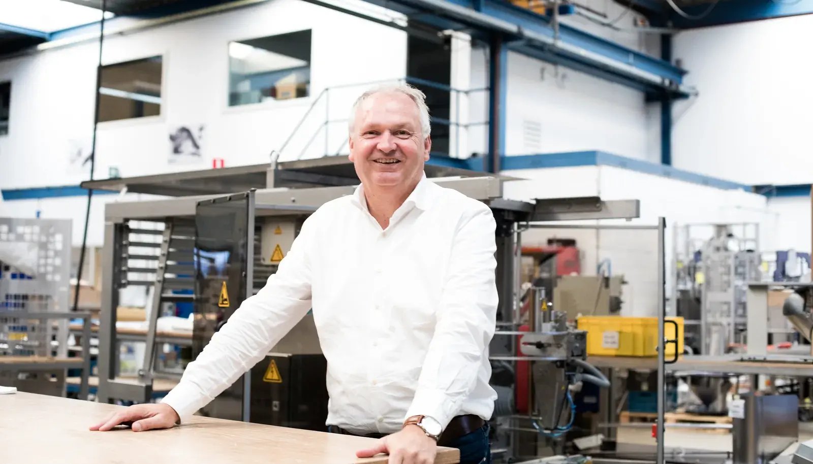 Eduard de Haan CEO in werkplaats JASA