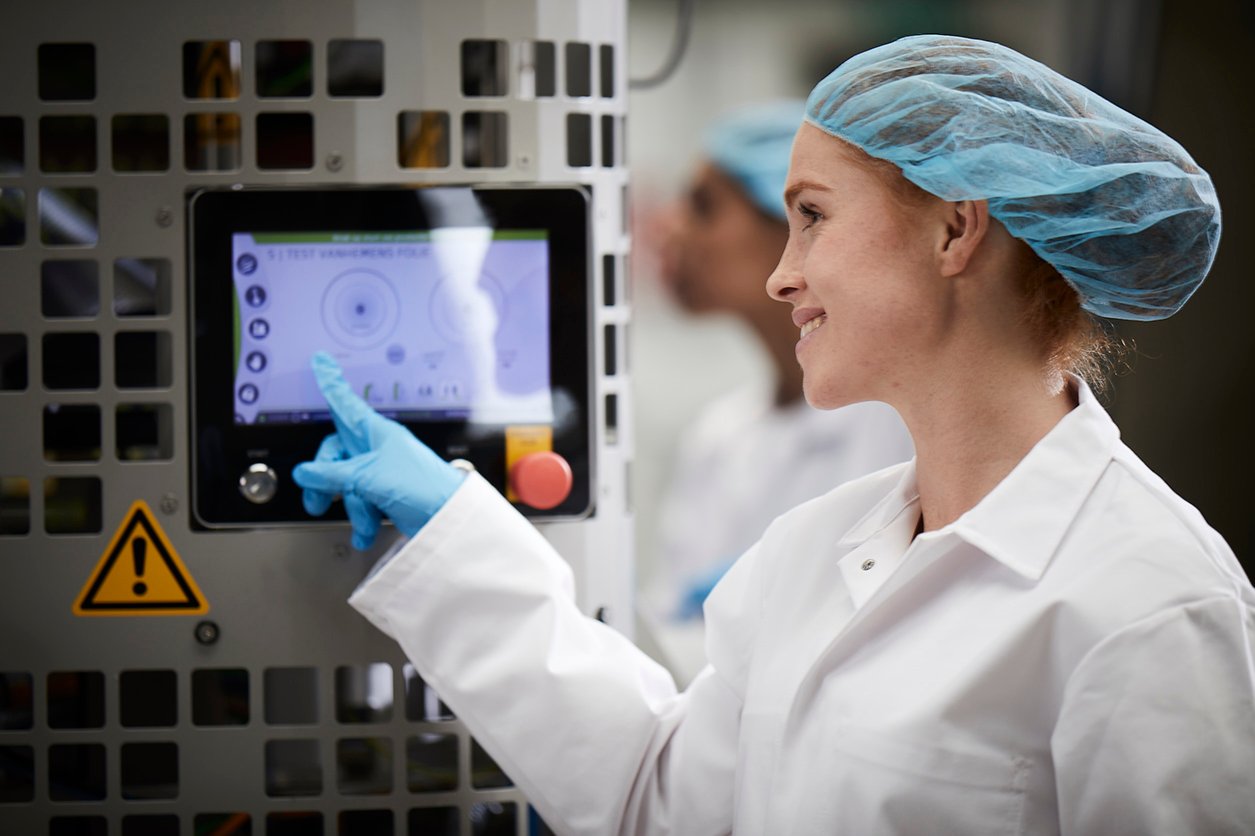 Bedienung einer JASA-Verpackungsmaschine über ein Touchscreen-Bedienfeld