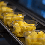 Geschnittenes Obst in Verpackungsbechern entdecken Sie JASAs Lösungen für das Verpacken von frischem Obst