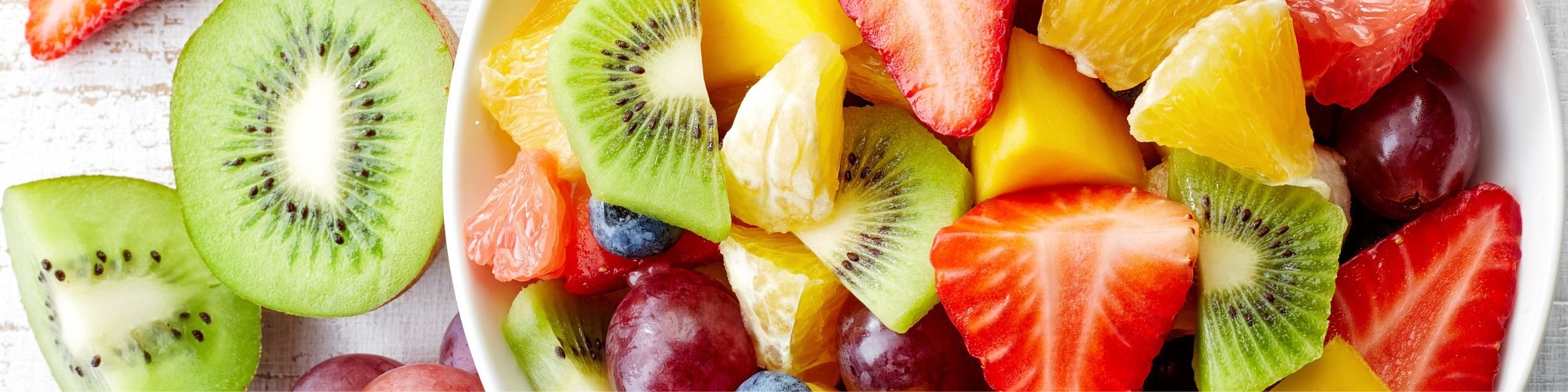 “Frisch geschnittenes Obst auf einer JASA-Verpackungslinie – flexible, hygienische und nachhaltige Verpackungslösung