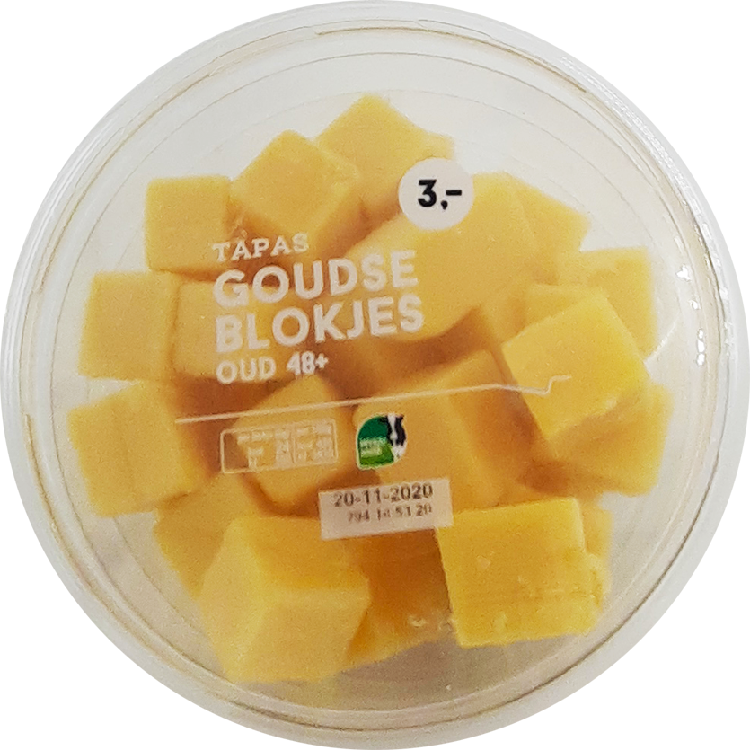 Chees in cubes